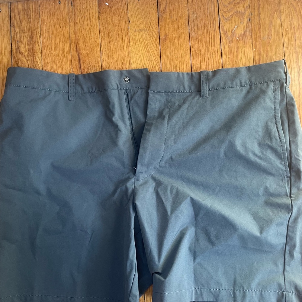 J.Crew Men's Tech Shorts Dark Gray 7 Inch Inseam Size 38